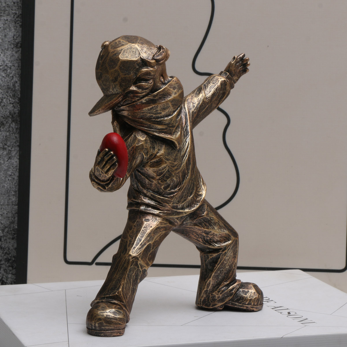 1 Pc Resin Banksy Love Sculptu - Tablet With All Accessories review and price